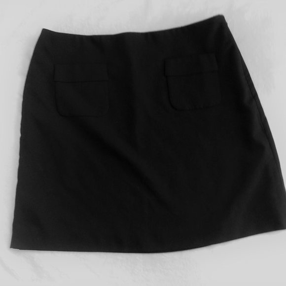 Ann Taylor Loft Black skirt size 8P with pockets - Picture 2 of 8